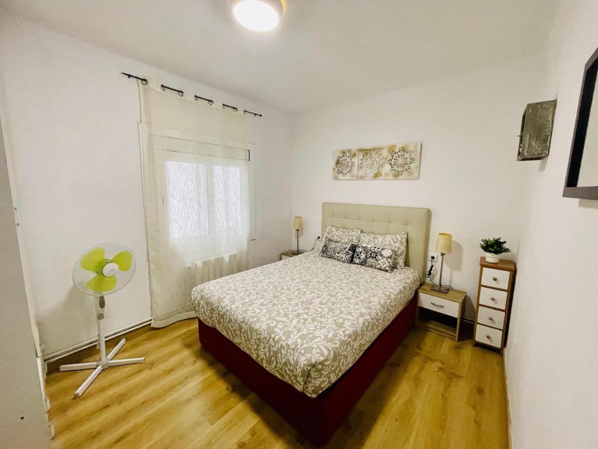 סנט אדריה דה בסוס Beach Apartment Barca 6 מראה חיצוני תמונה