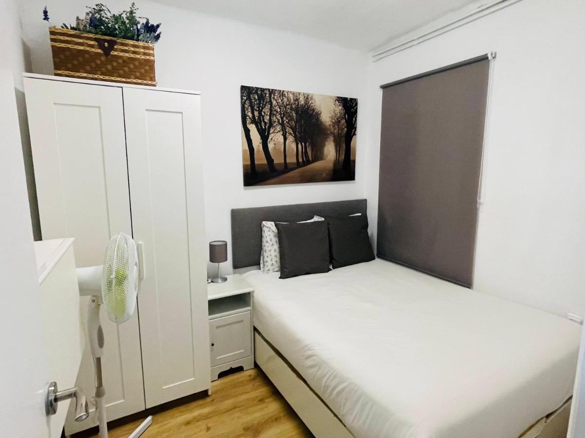 סנט אדריה דה בסוס Beach Apartment Barca 6 מראה חיצוני תמונה