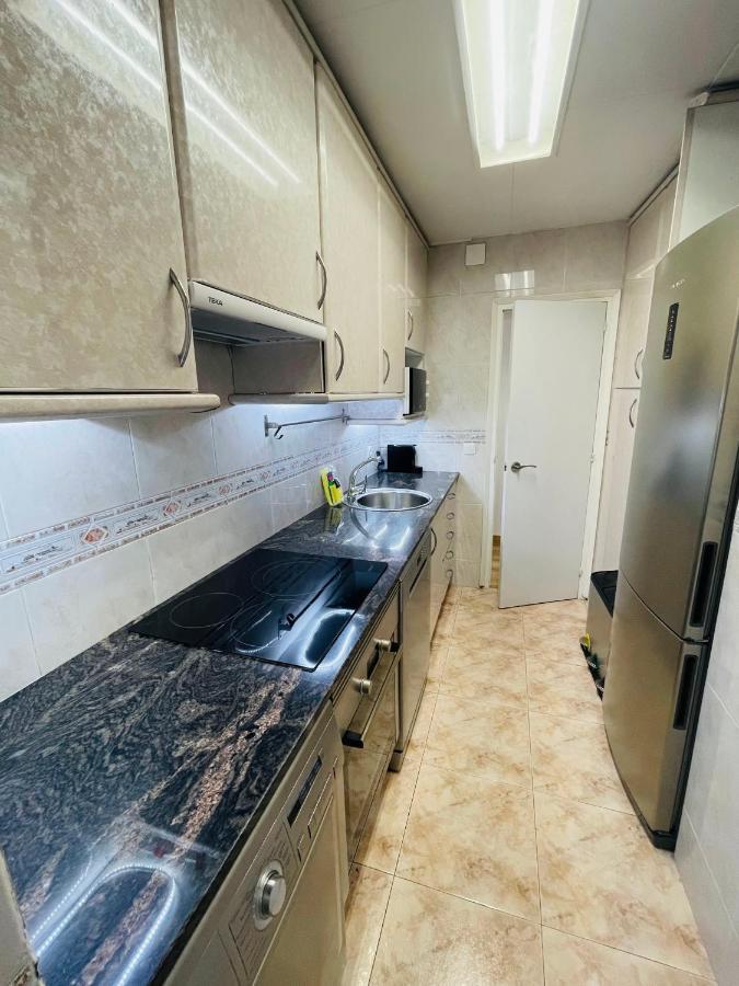 סנט אדריה דה בסוס Beach Apartment Barca 6 מראה חיצוני תמונה