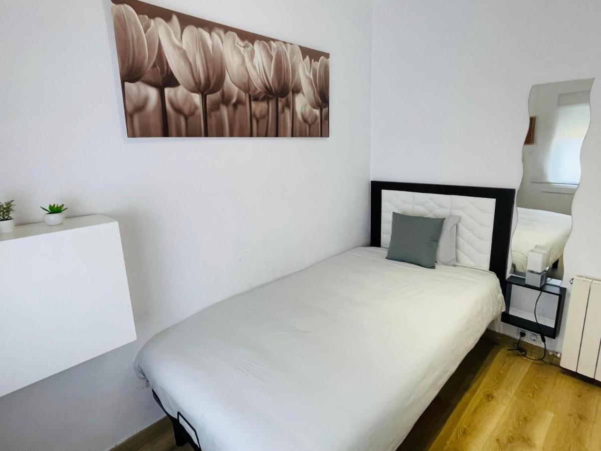 סנט אדריה דה בסוס Beach Apartment Barca 6 מראה חיצוני תמונה