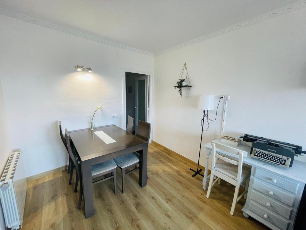 סנט אדריה דה בסוס Beach Apartment Barca 6 מראה חיצוני תמונה